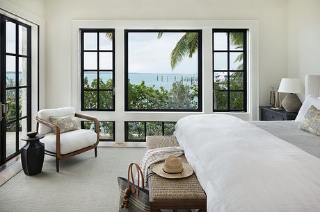 Caribbean Estate: Breezy Bahamian Interiors with Modern Warmth Inside - 5