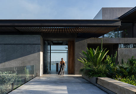 Casa Enoki — Contemporary Cliffside Retreat Tuned to Dry Tropical Forest - 8
