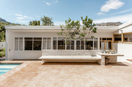 House Slabbert: Modern Alterations for a 1970s Family Home Life - 8