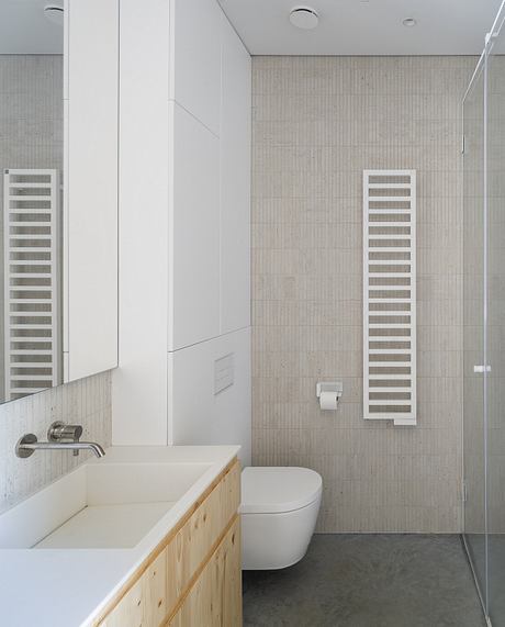 Kownatki Lake House Calm Geometry: Metal-Clad Refuge in the Pines - 8