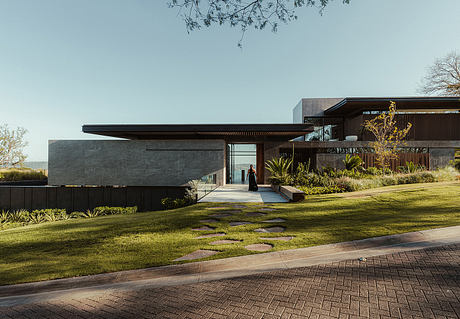 Casa Enoki — Contemporary Cliffside Retreat Tuned to Dry Tropical Forest - 9