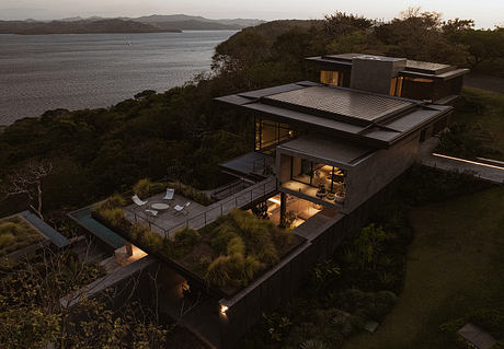 Casa Enoki — Contemporary Cliffside Retreat Tuned to Dry Tropical Forest - 10