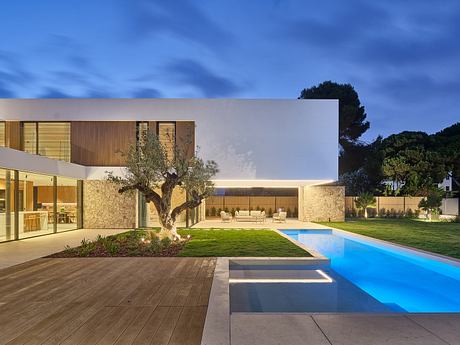 914 JS3 Reframes Coastal Living with Deep Porches and Pool Courtyard - 10