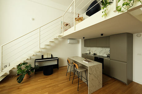 MNG Milan Loft-Like Apartment: Mezzanine Retreat For Creative Living - 9