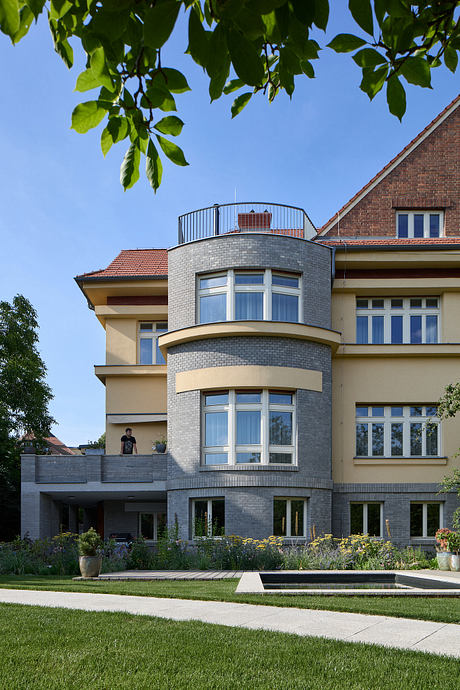 Reconstruction of a Writers’ Colony Villa Revives Prague Craft Living - 10