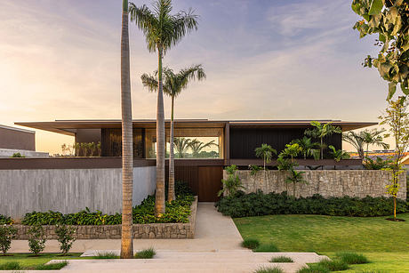 GF House by Padovani Arquitetos - 1