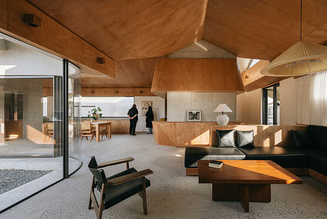 House of Cross Recasts Multi-Generational Living Around a Central Yard - 1