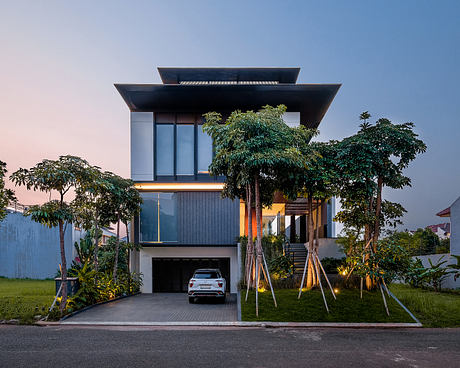 JH House: Tropical Living in a Four-Level Home in Indonesia - 1