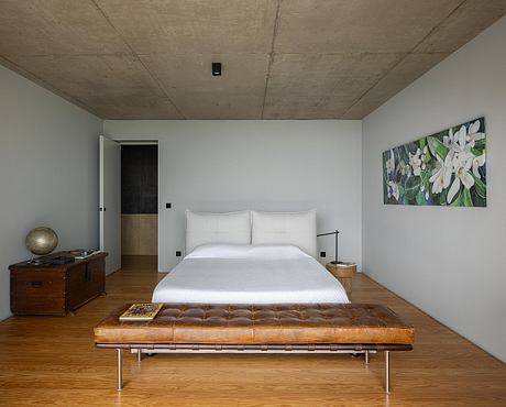 Casa da Rocha Quebrada: Concrete House on São Miguel Coast - 6