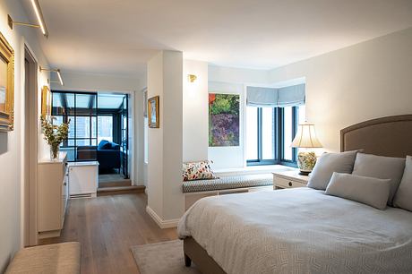 East End Ave. Residence — A Quietly Tailored Yorkville Apartment - 6