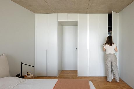 Casa da Rocha Quebrada: Concrete House on São Miguel Coast - 7