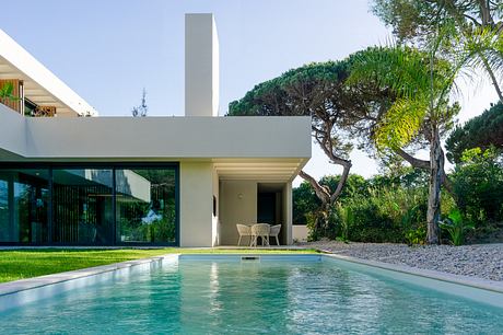 Casa Nau 64 Rewrites Courtyard Living — Between Pines And Lagoon Light - 6