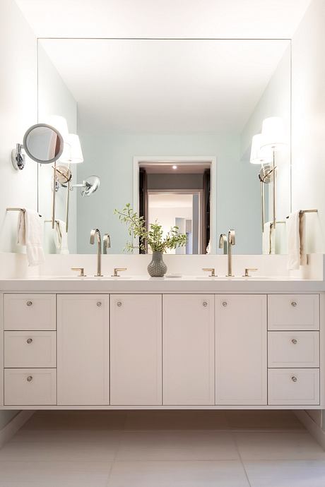 East End Ave. Residence — A Quietly Tailored Yorkville Apartment - 7