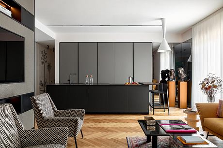 New retro’: Color and Light Shape a Vivid Neapolitan Home - 4