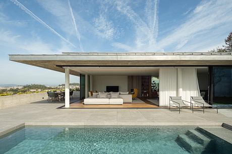 Casa A: Terraced Living on a Steep Urban Hillside in Braga - 1