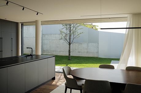 Casa A: Terraced Living on a Steep Urban Hillside in Braga - 4