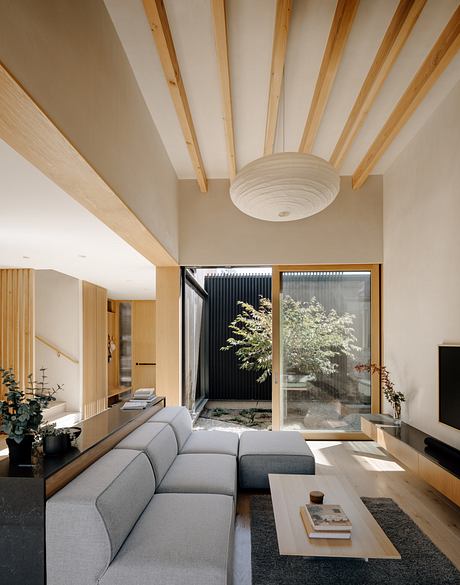 Cupertino Courtyard House Uses Courtyards to Shape Family Daily Life - 2