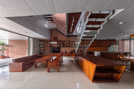 Flying Vegetation: Organizes Family Life Across Five Elevated Floors - 2