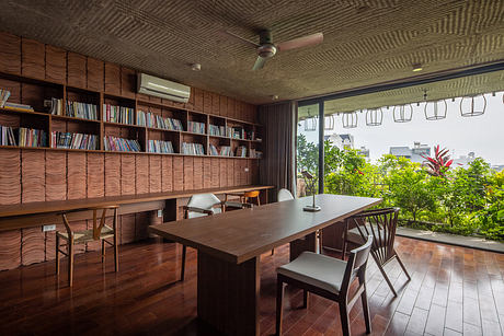 Flying Vegetation: Organizes Family Life Across Five Elevated Floors - 3