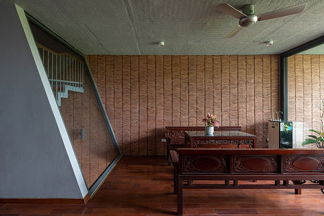 Flying Vegetation: Organizes Family Life Across Five Elevated Floors - 4