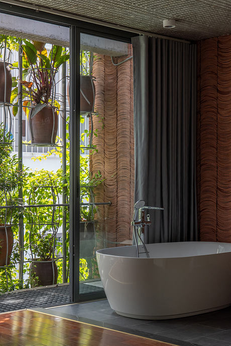 Flying Vegetation: Organizes Family Life Across Five Elevated Floors - 7