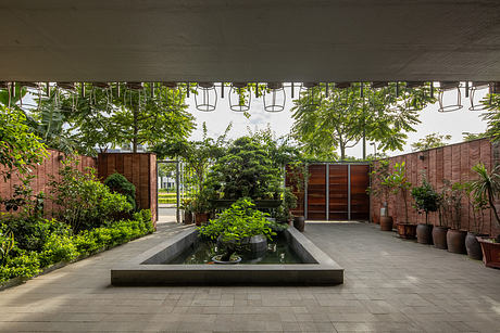 Flying Vegetation: Organizes Family Life Across Five Elevated Floors - 9