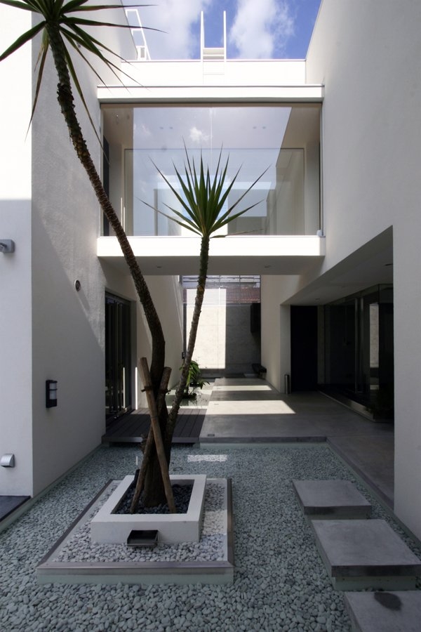 Vase Residence in Japan