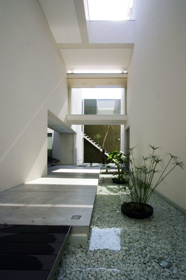 Vase Residence in Japan