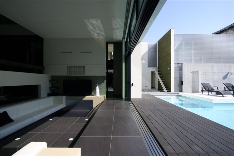 Vase Residence in Japan