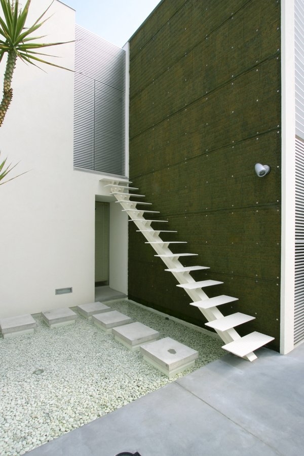 Vase Residence in Japan