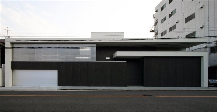 Vase Residence in Japan
