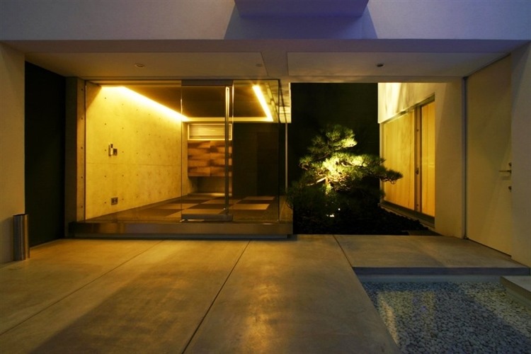 Vase Residence in Japan