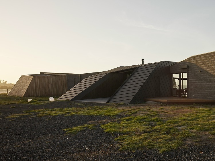 Beached House by BKK Architects