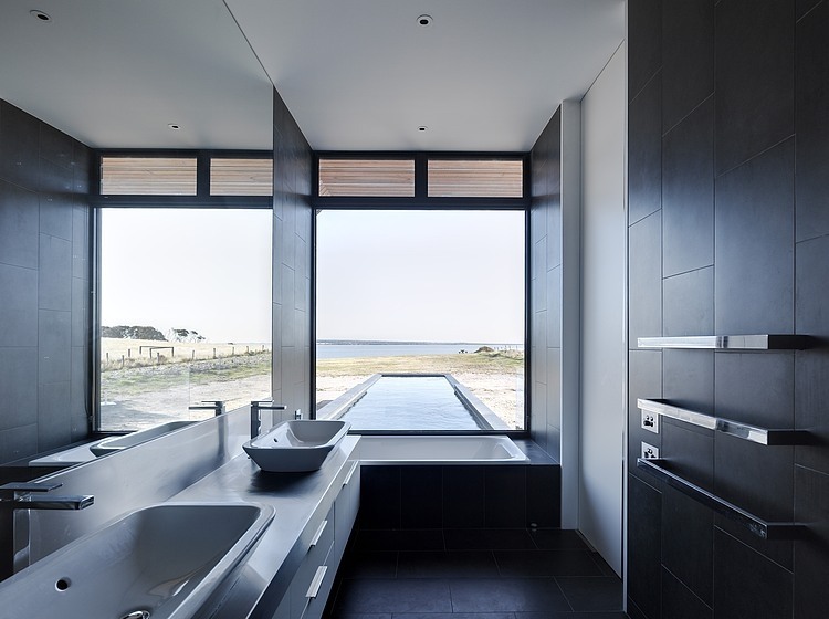 Beached House by BKK Architects