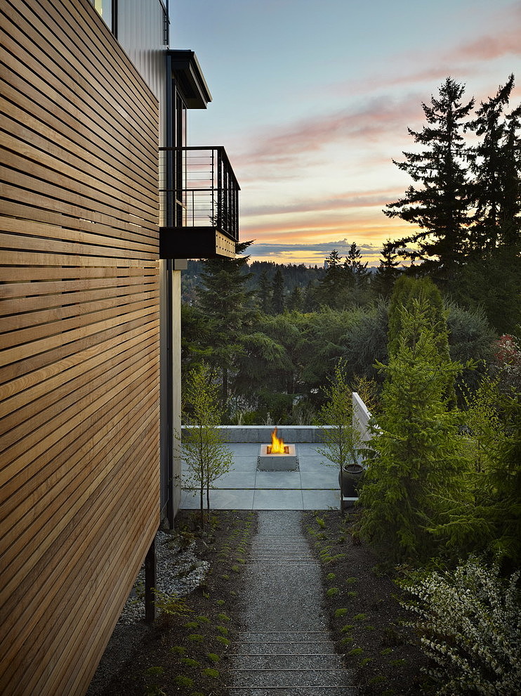 Hillside Modern by DeForest Architects