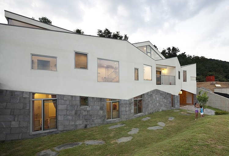 Panorama House by Moon Hoon