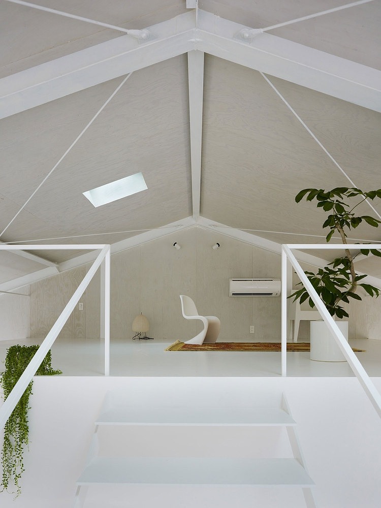 House in Yoro by Airhouse Design Office