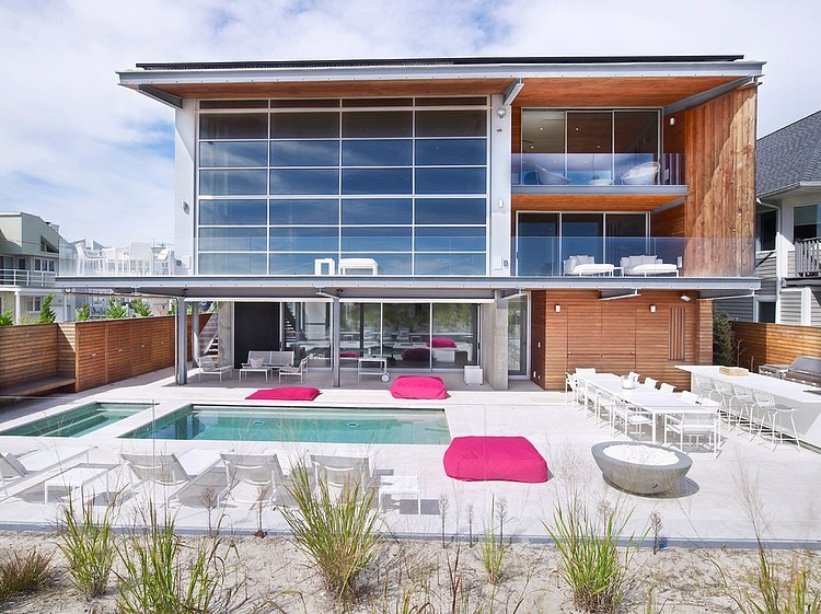 Long Island Beach House by West Chin Architect