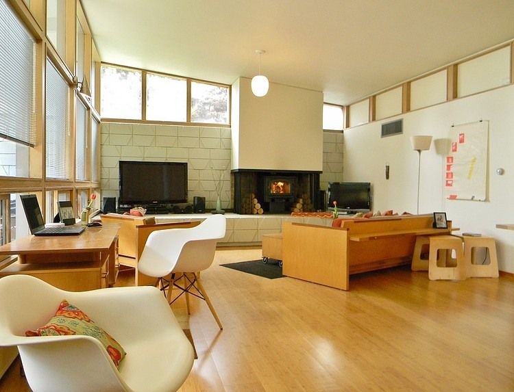 Rural Mid-Century Residence by James Cowan