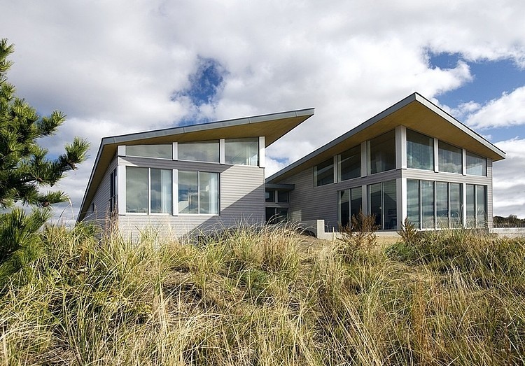 Truro Residence by ZeroEnergy Design