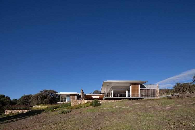 South-Western Australia Residence by Tierra Design