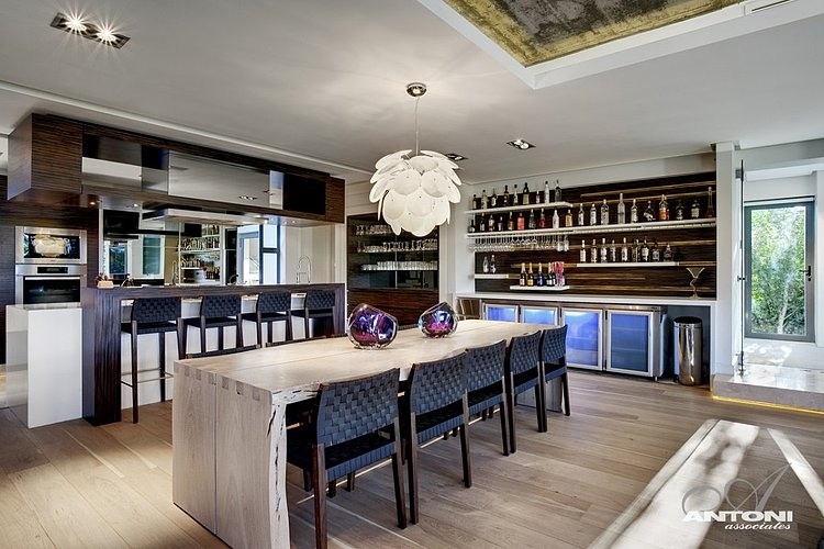 Pearl Valley 276 by Antoni Associates