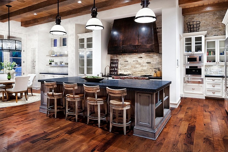 Classy Hill Country Residence by Jauregui Architecture