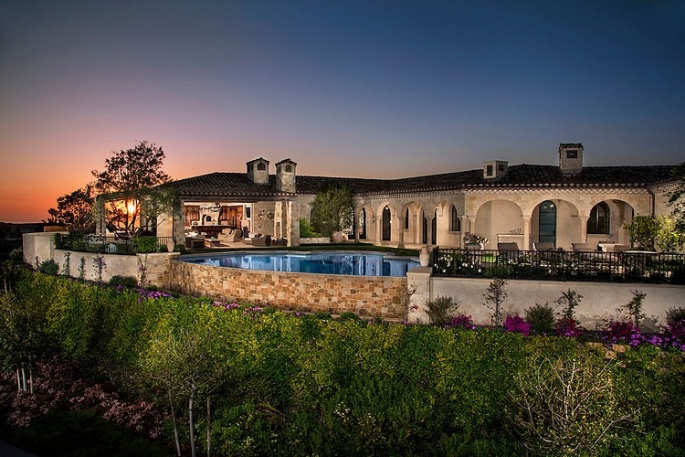 270-Degree View Ocean Villa by Homer Oatman