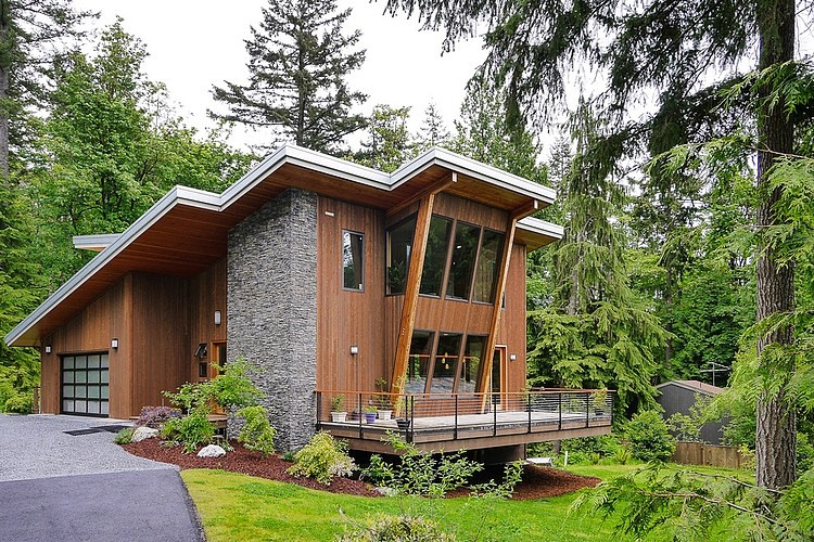 Modern Green House by Steve Moe Design | HomeAdore  