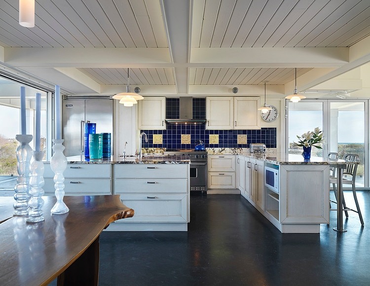 Rhode Island Cottage by Burgin Lambert Architects