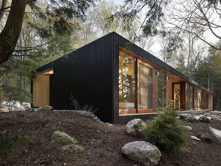 Clear Lake Cottage by MacLennan Jaunkalns Miller Architects