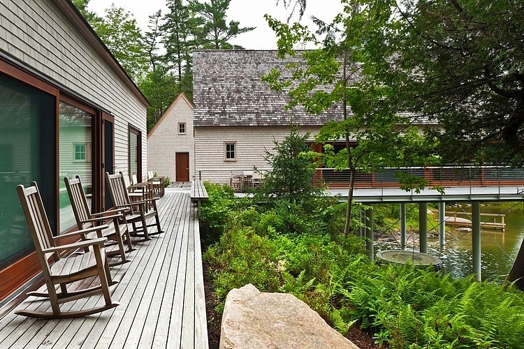 Pond Residence by Elliott + Elliott Architecture