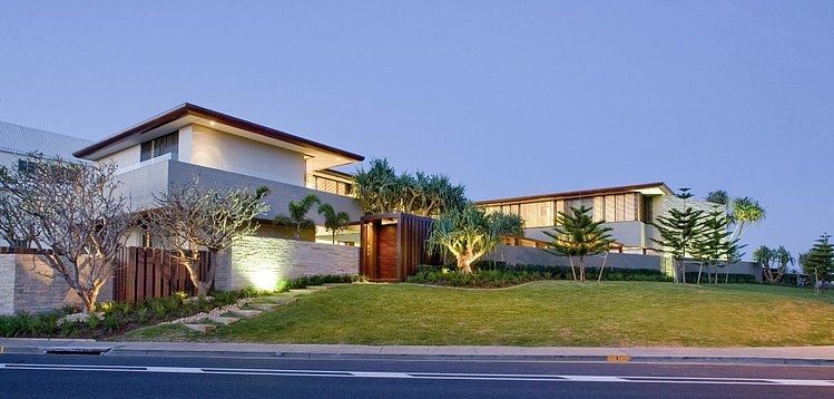 Albatross Residence by BGD Architects