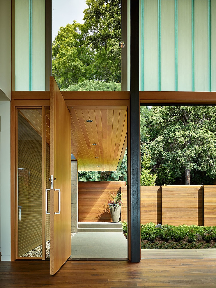 Courtyard House by DeForest Architects
